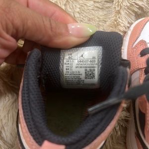 Unisex Nike AIR JORDAN infant sneaker, US 6, pink/black/white